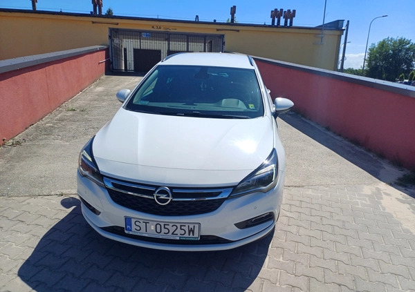 Opel Astra cena 46500 przebieg: 143000, rok produkcji 2019 z Tychy małe 56